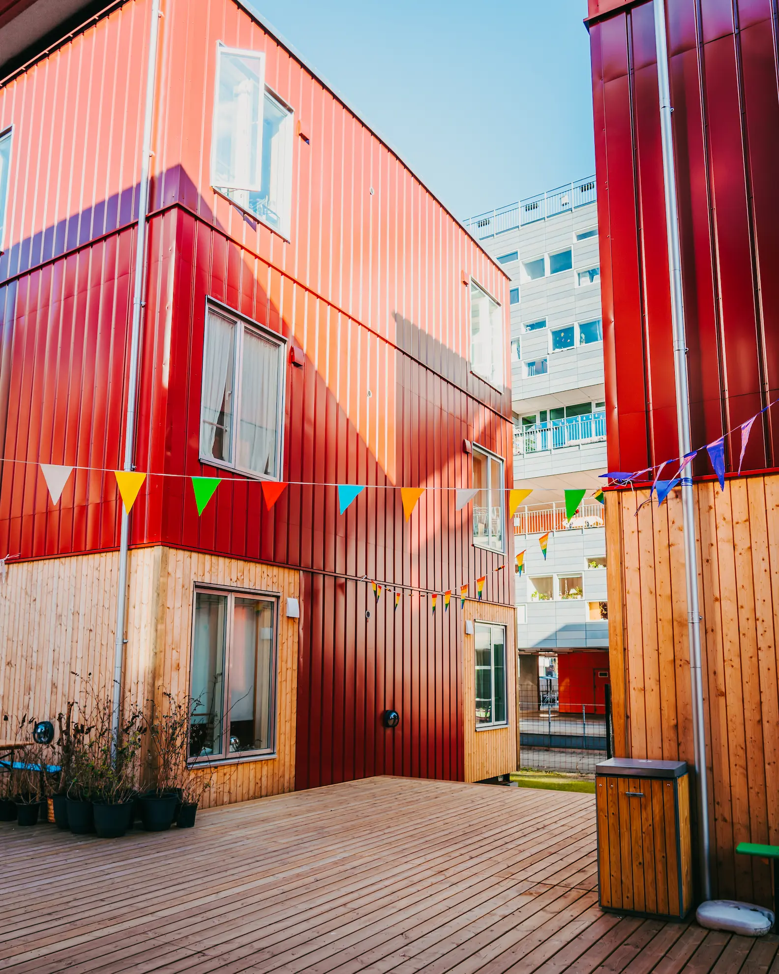 Rød CPH Village bygning udefra