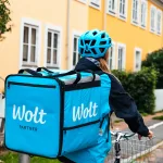 Et Wolt bud der cykler